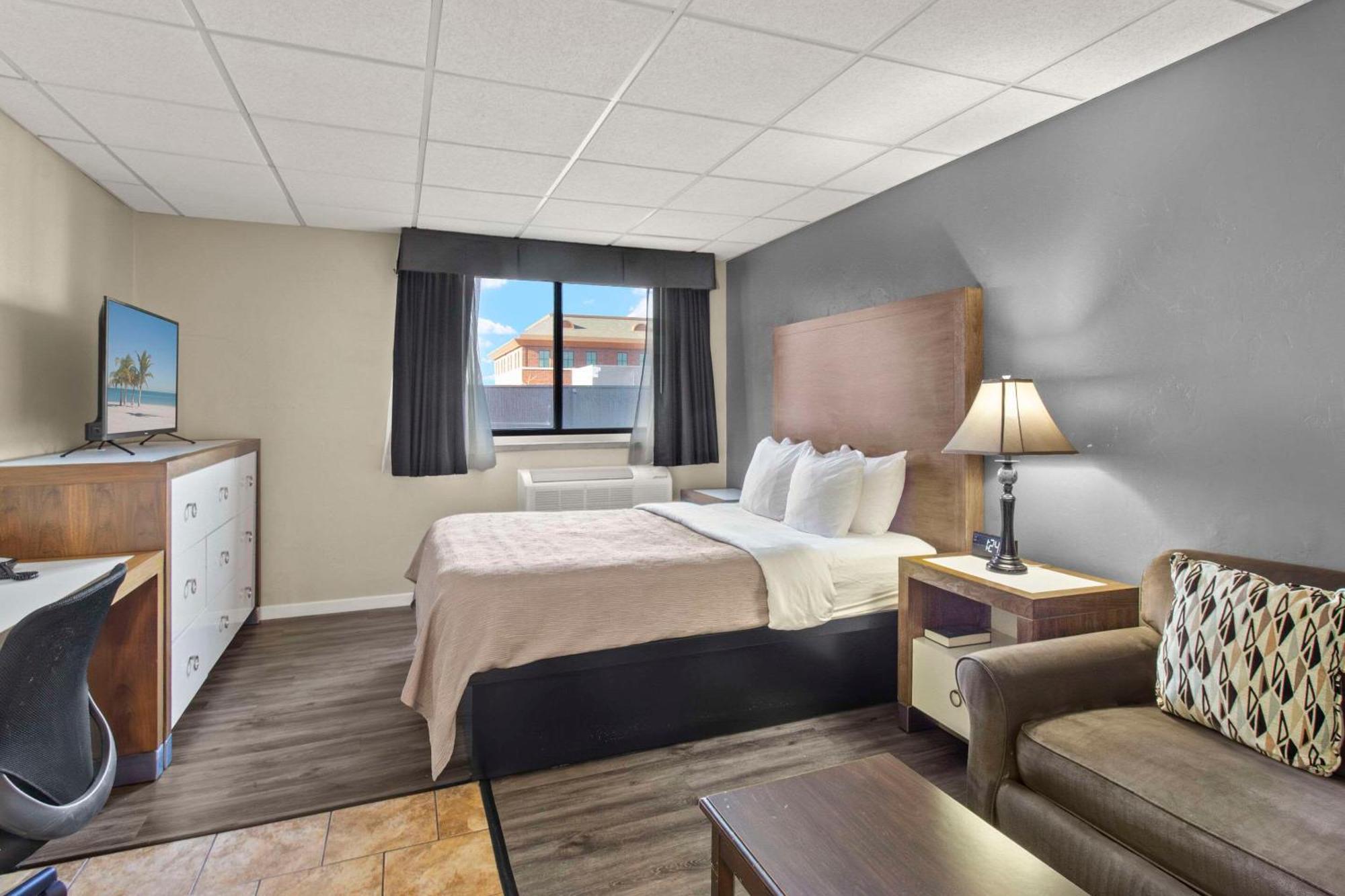Quality Inn & Suites Downtown Green Bay Exterior foto